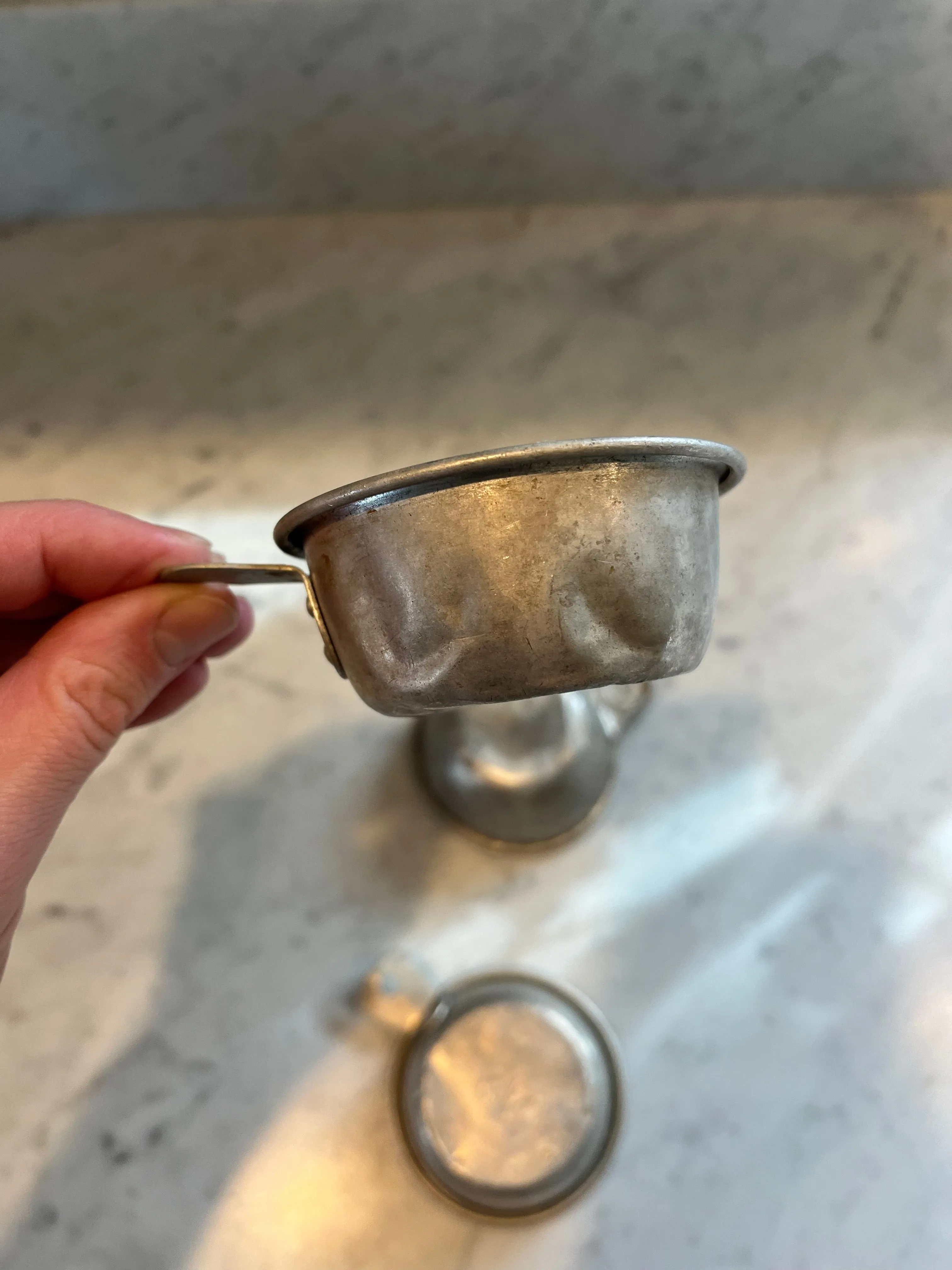 Aluminum single measuring cups